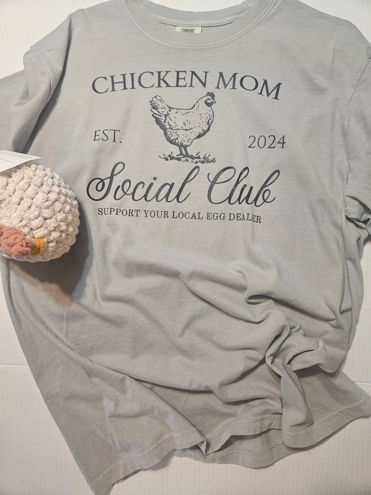 Chicken mom social club tee